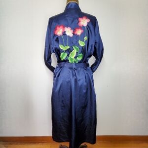 Courtney & Co. Size L Robe Navy Blue Satin Flower Floral Embroidered Tie Pockets